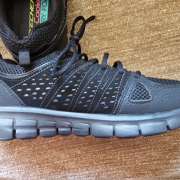 Women's Skechers Synergy Size 7 Black - Picture 2 of 5